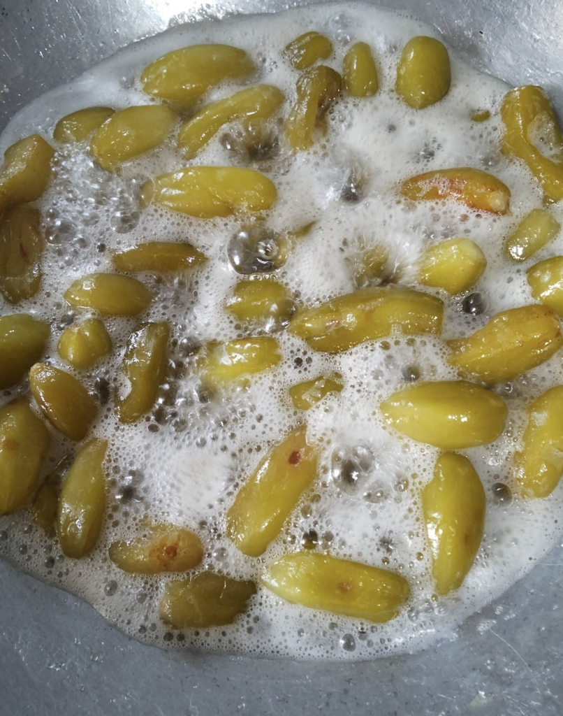 buah belimbing buluh